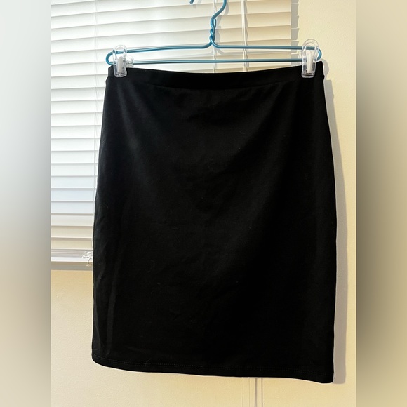 Basic Bodycon/Midi skirt Pull on - Picture 3 of 6